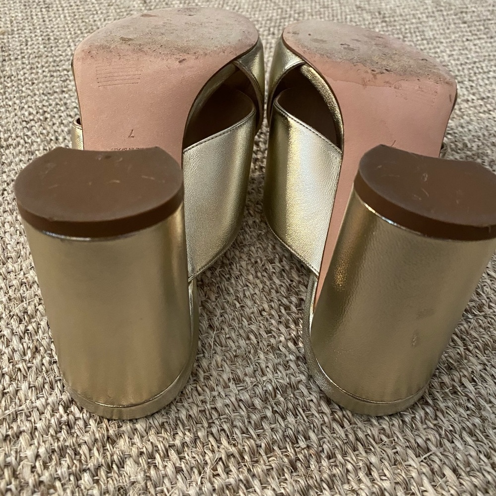 Stuart Weitzman Galene Gold Sandal - Picture 9 of 10
